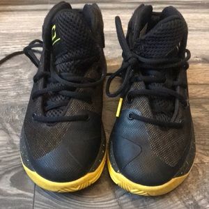 Sc under armor sneaker size 12